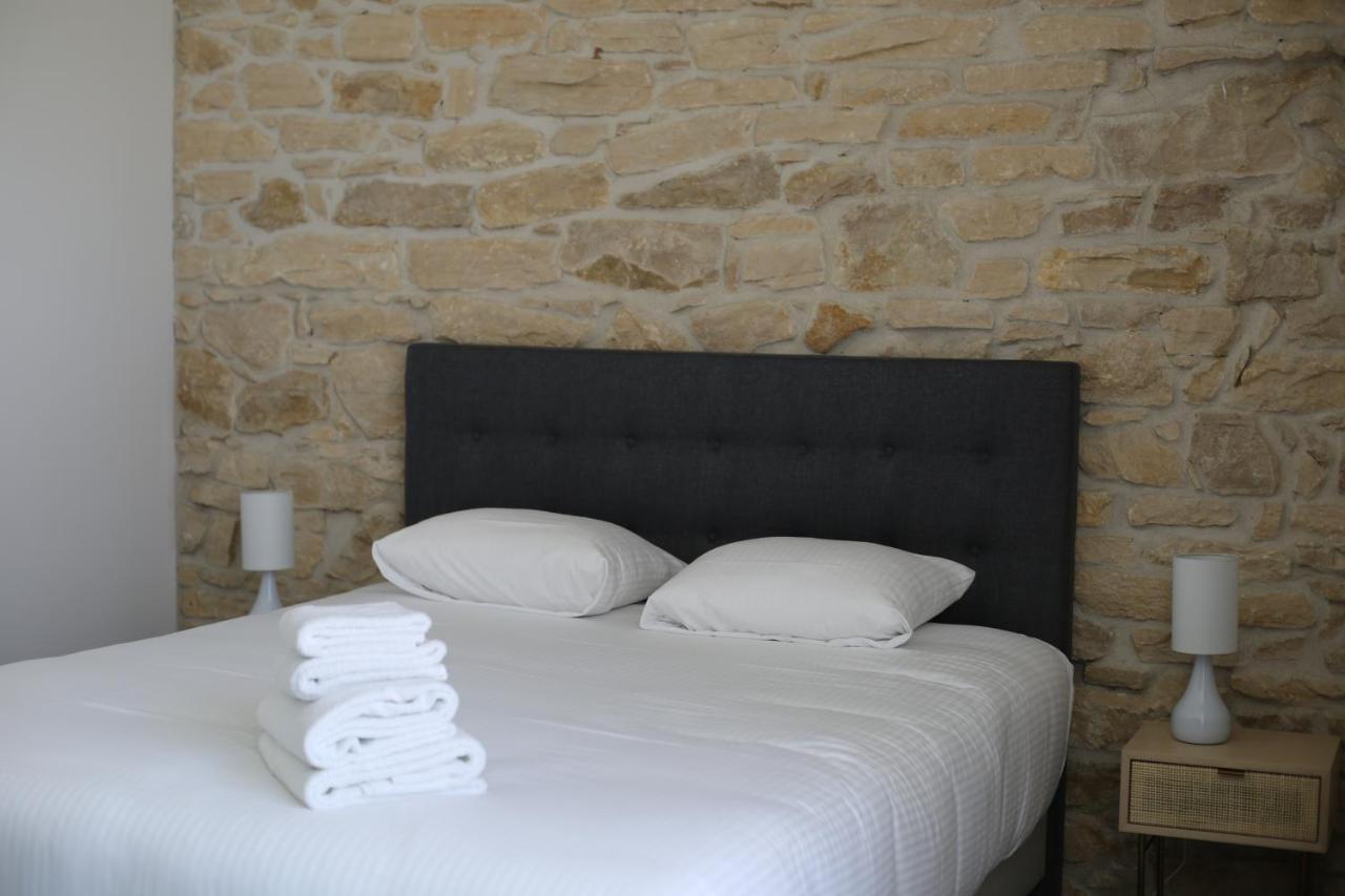 Sequoias Golf & Ressort Hotell Ruy-Montceau Eksteriør bilde