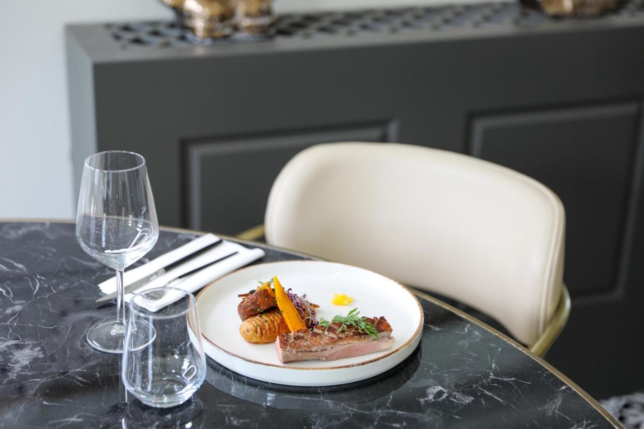 Sequoias Golf & Ressort Hotell Ruy-Montceau Eksteriør bilde