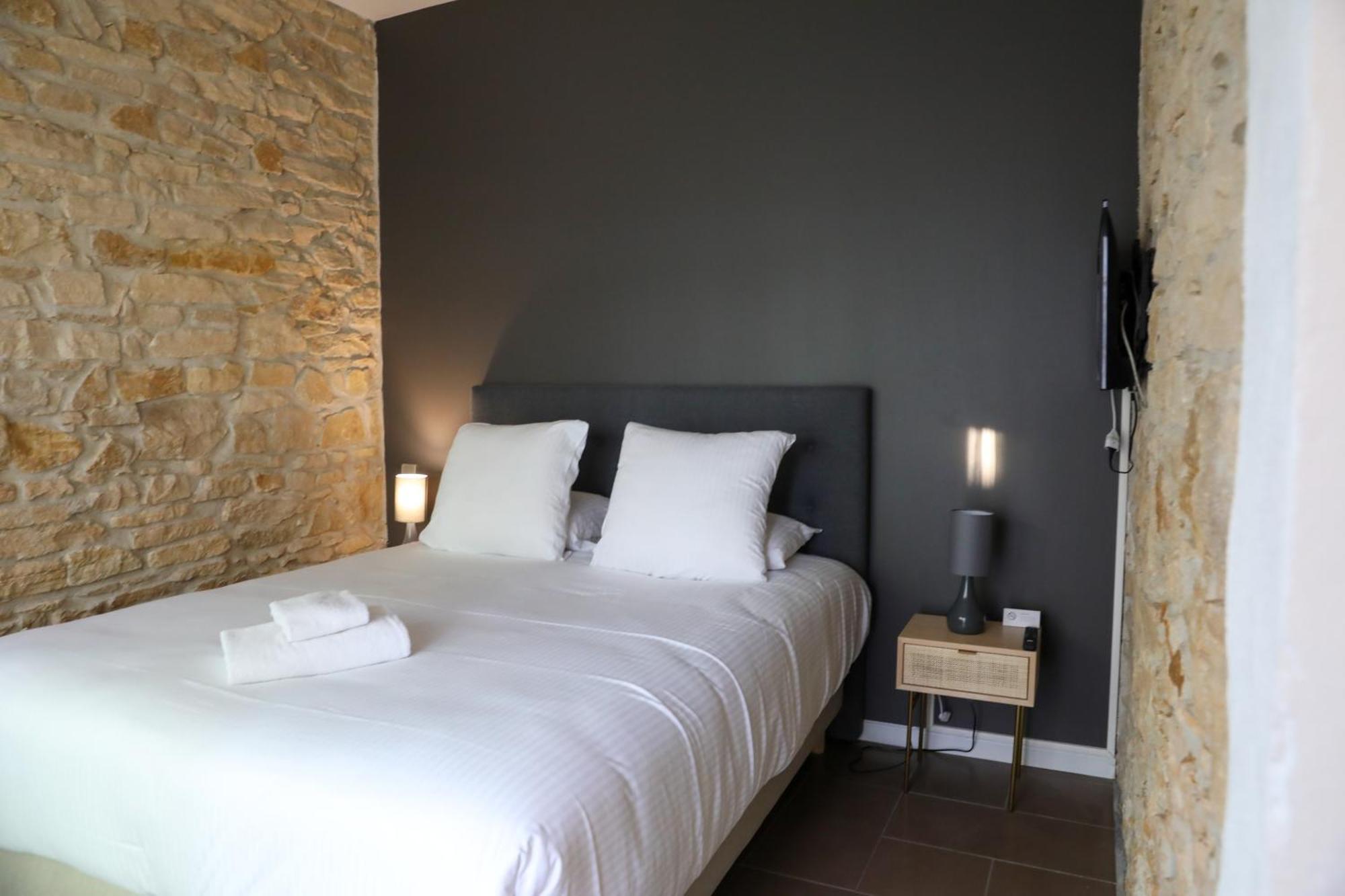 Sequoias Golf & Ressort Hotell Ruy-Montceau Eksteriør bilde