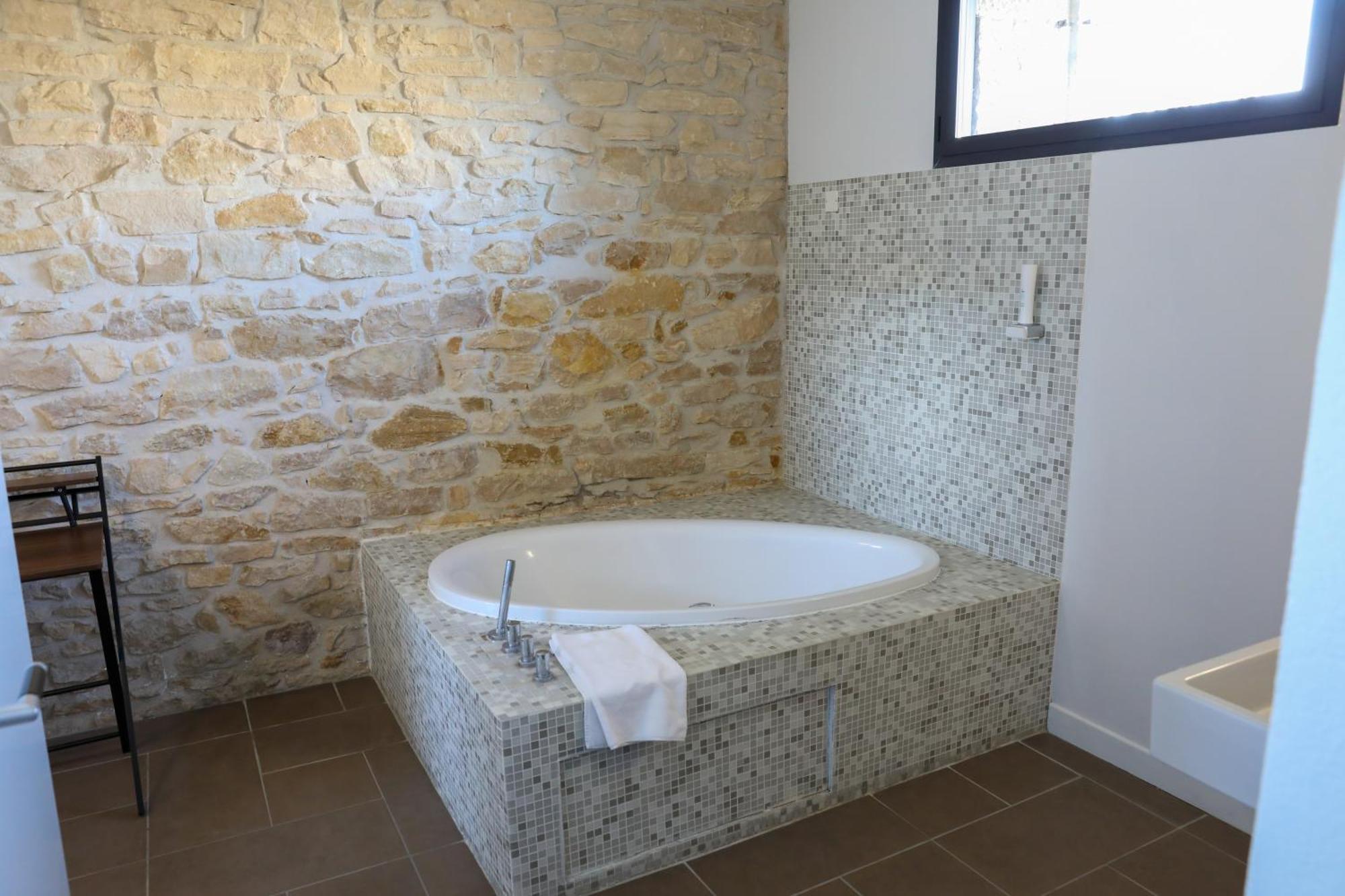 Sequoias Golf & Ressort Hotell Ruy-Montceau Eksteriør bilde