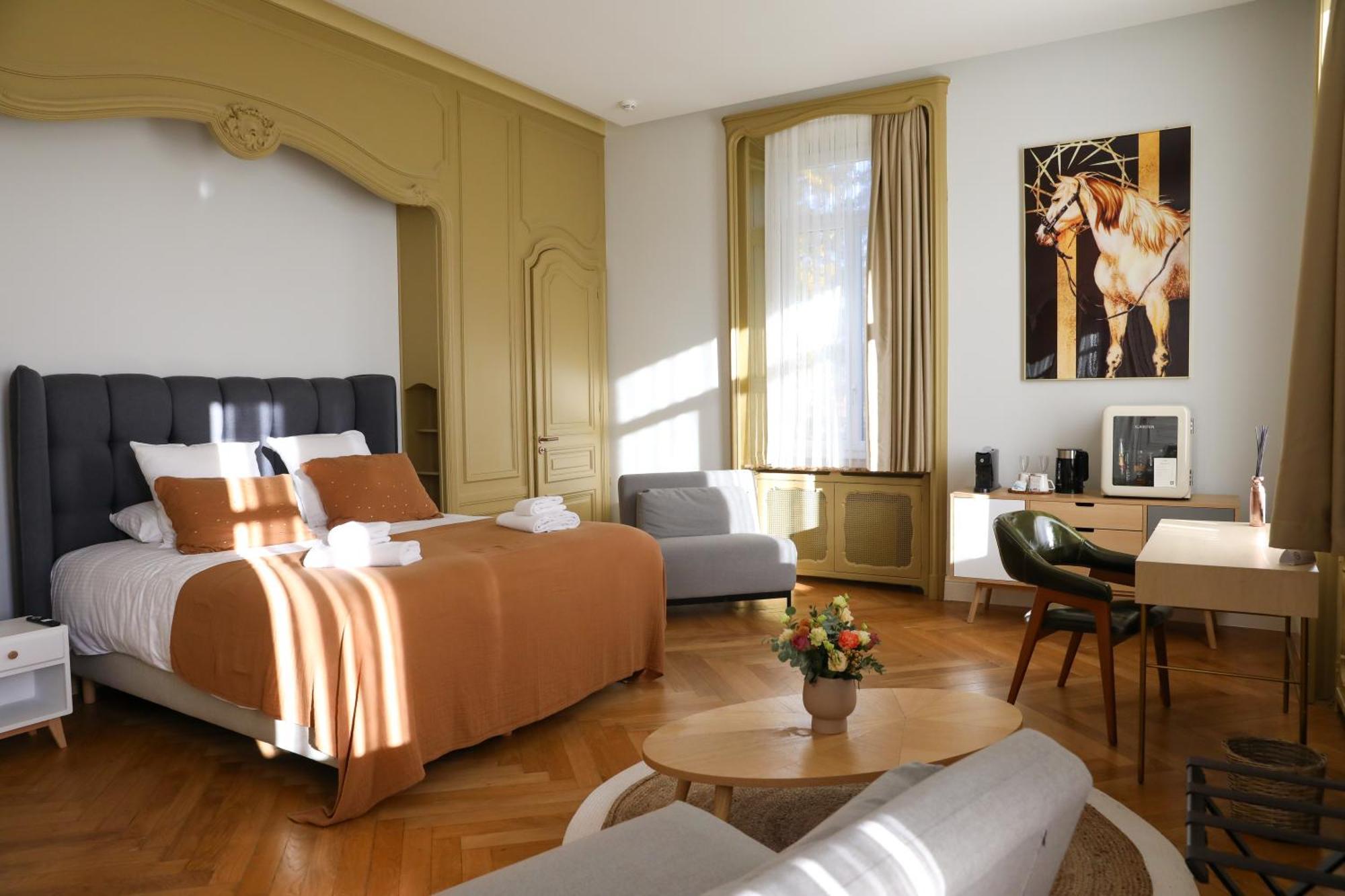 Sequoias Golf & Ressort Hotell Ruy-Montceau Eksteriør bilde