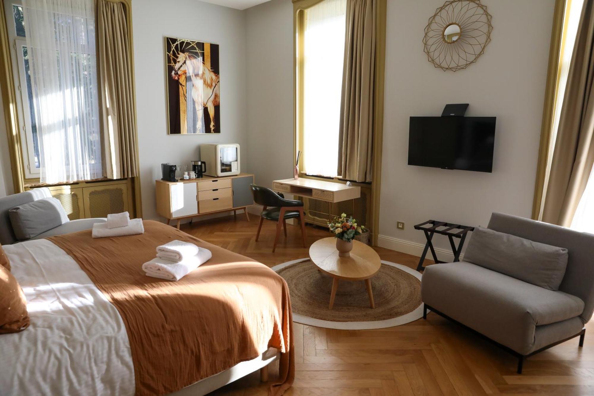 Sequoias Golf & Ressort Hotell Ruy-Montceau Eksteriør bilde