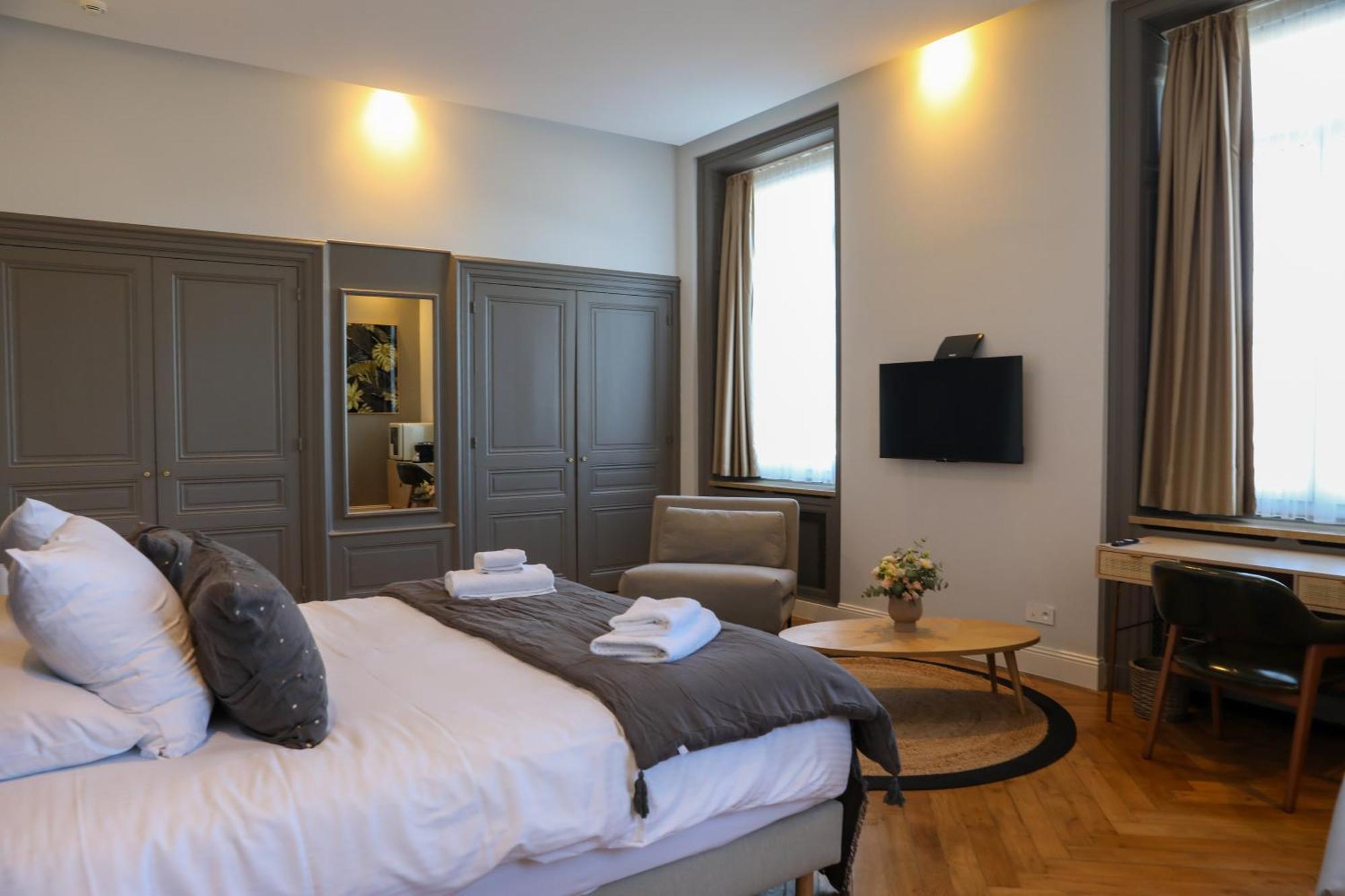 Sequoias Golf & Ressort Hotell Ruy-Montceau Eksteriør bilde