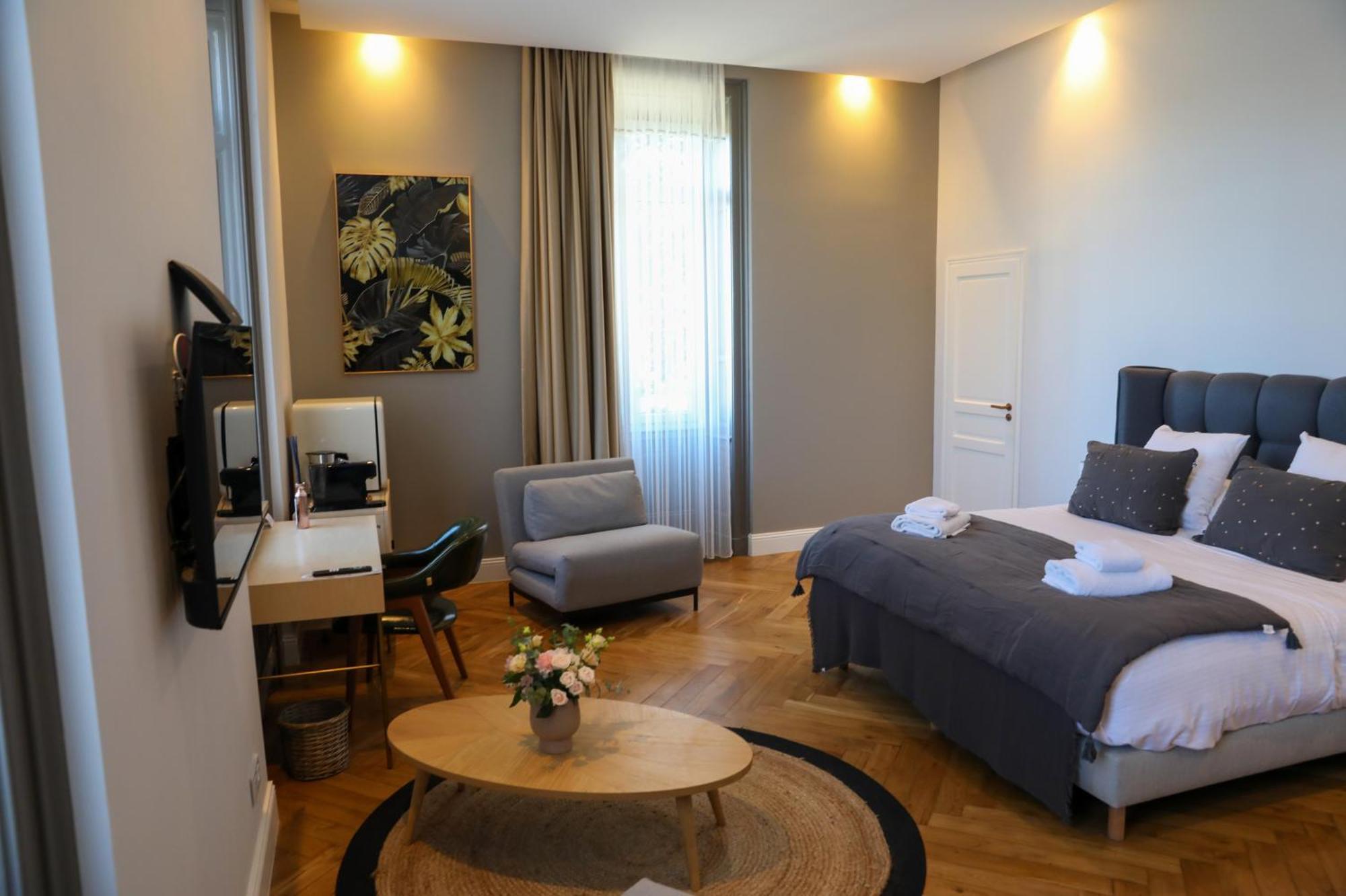 Sequoias Golf & Ressort Hotell Ruy-Montceau Eksteriør bilde