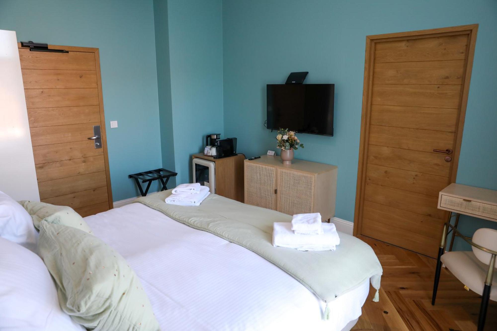 Sequoias Golf & Ressort Hotell Ruy-Montceau Eksteriør bilde