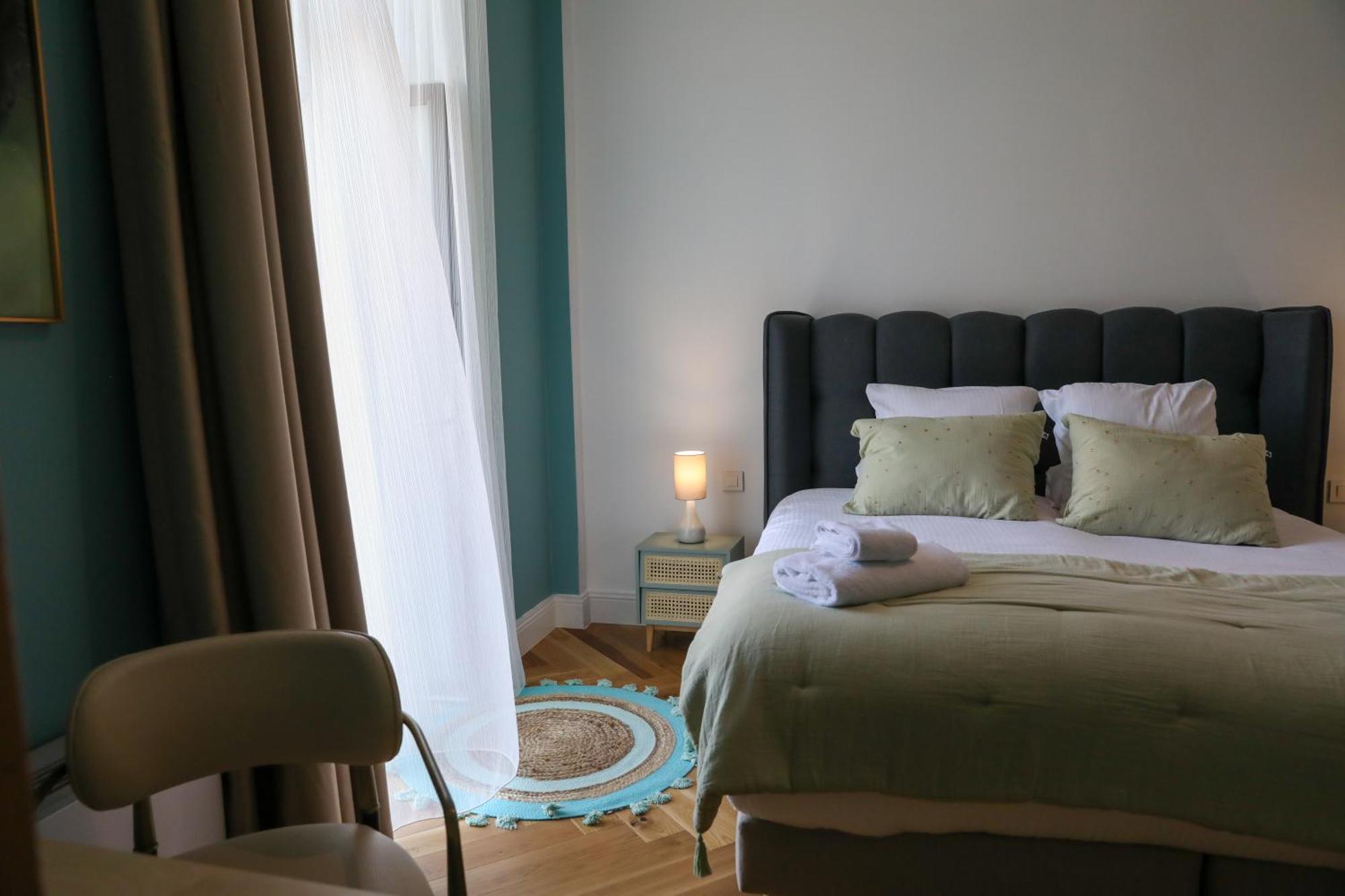 Sequoias Golf & Ressort Hotell Ruy-Montceau Eksteriør bilde