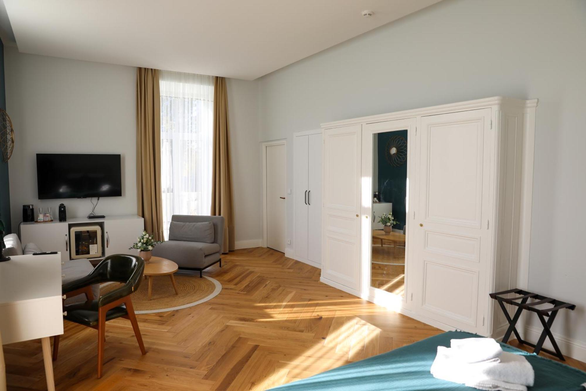 Sequoias Golf & Ressort Hotell Ruy-Montceau Eksteriør bilde
