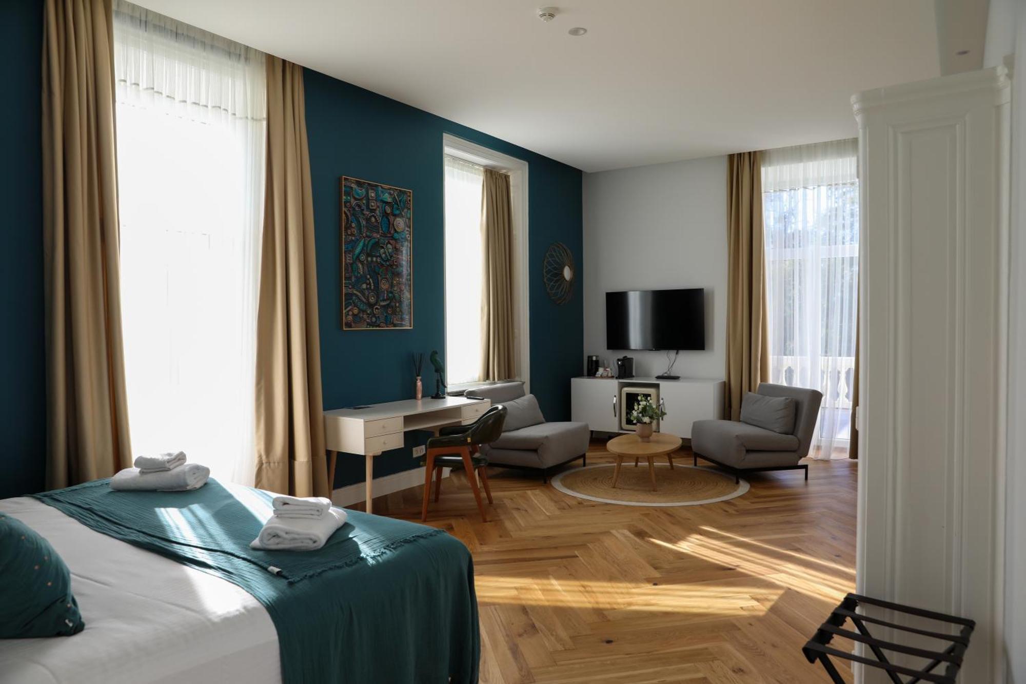 Sequoias Golf & Ressort Hotell Ruy-Montceau Eksteriør bilde
