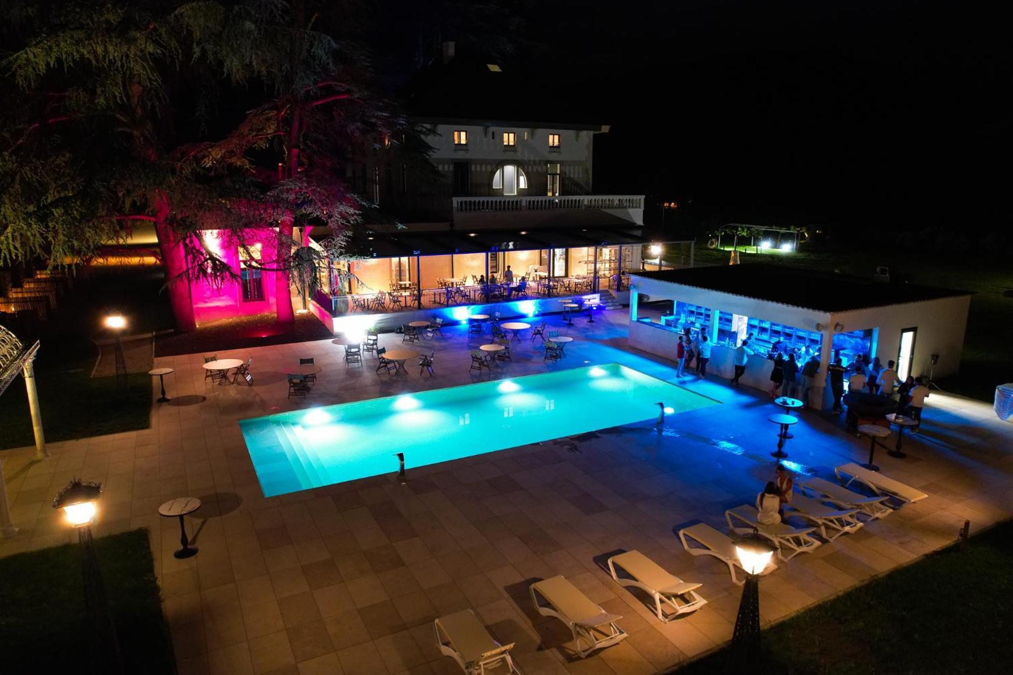 Sequoias Golf & Ressort Hotell Ruy-Montceau Eksteriør bilde