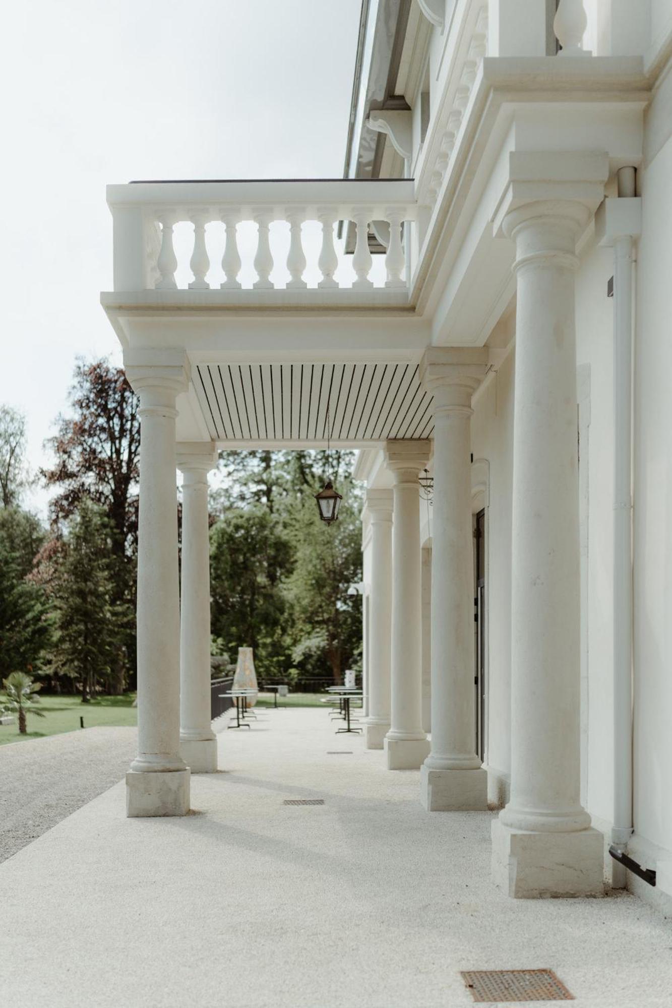 Sequoias Golf & Ressort Hotell Ruy-Montceau Eksteriør bilde